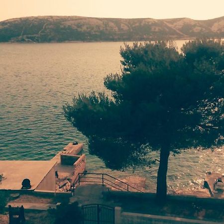 Sea Breeze Apartments With Private Beach And Boat Anchorage Стара-Новаля Экстерьер фото