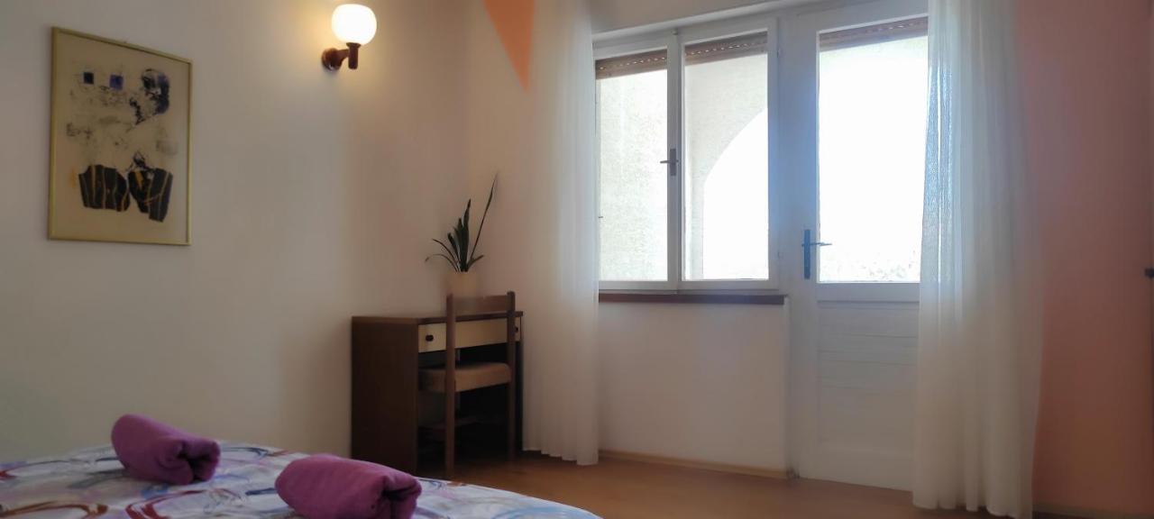 Sea Breeze Apartments With Private Beach And Boat Anchorage Стара-Новаля Экстерьер фото