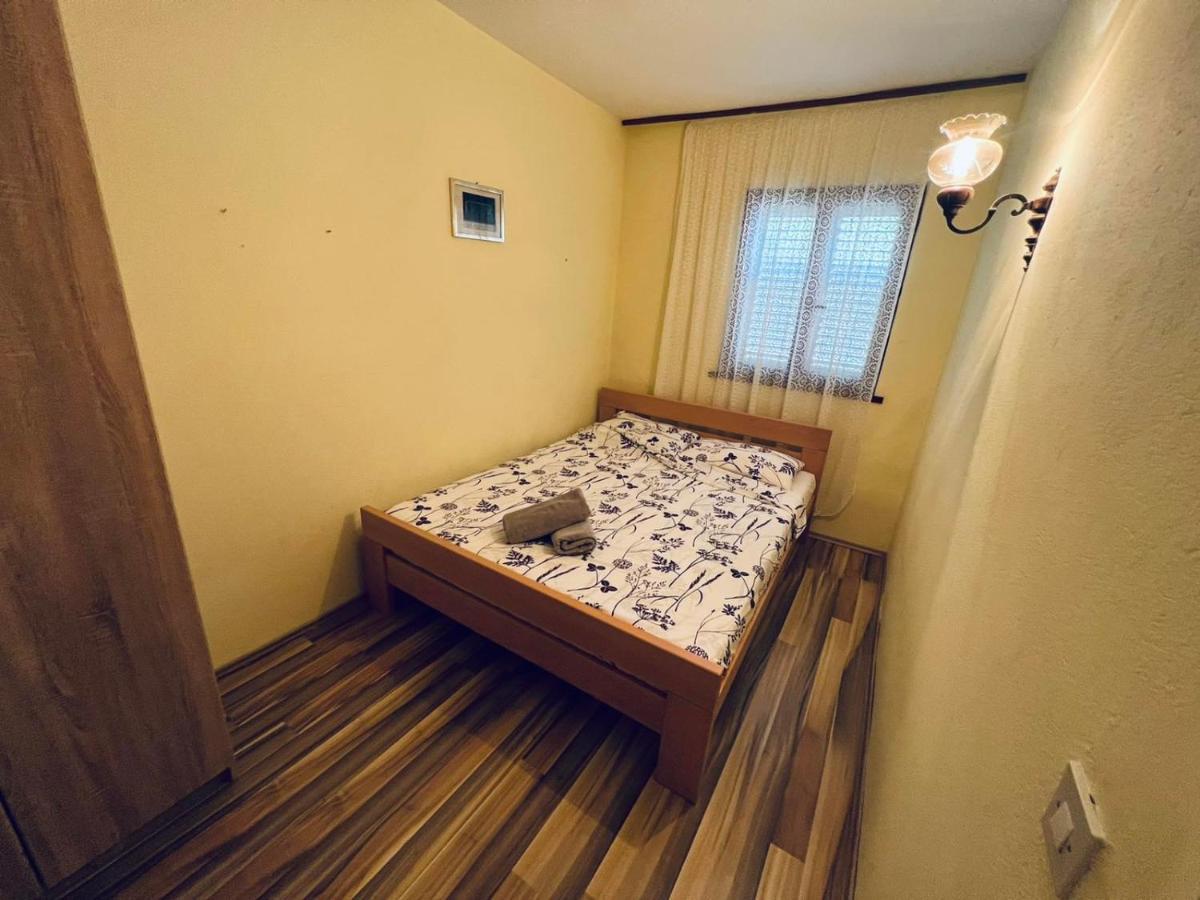 Sea Breeze Apartments With Private Beach And Boat Anchorage Стара-Новаля Экстерьер фото