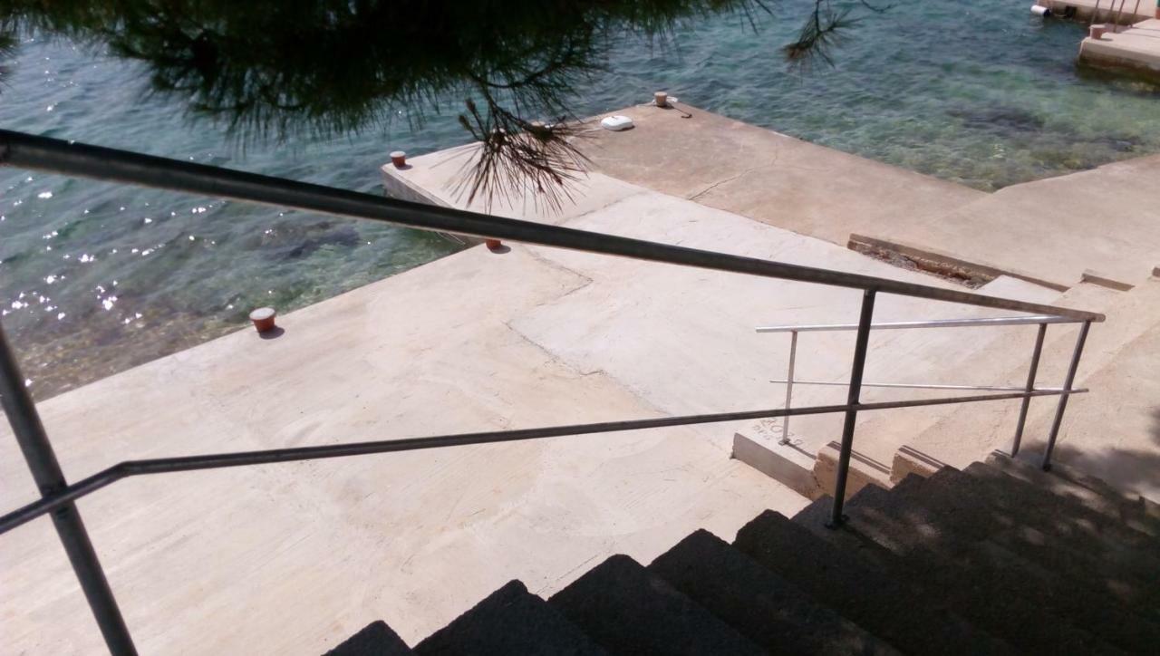 Sea Breeze Apartments With Private Beach And Boat Anchorage Стара-Новаля Экстерьер фото