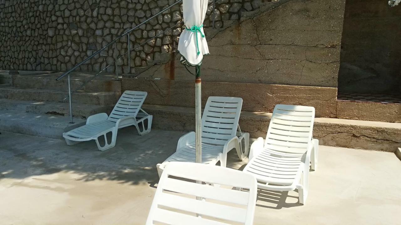 Sea Breeze Apartments With Private Beach And Boat Anchorage Стара-Новаля Экстерьер фото